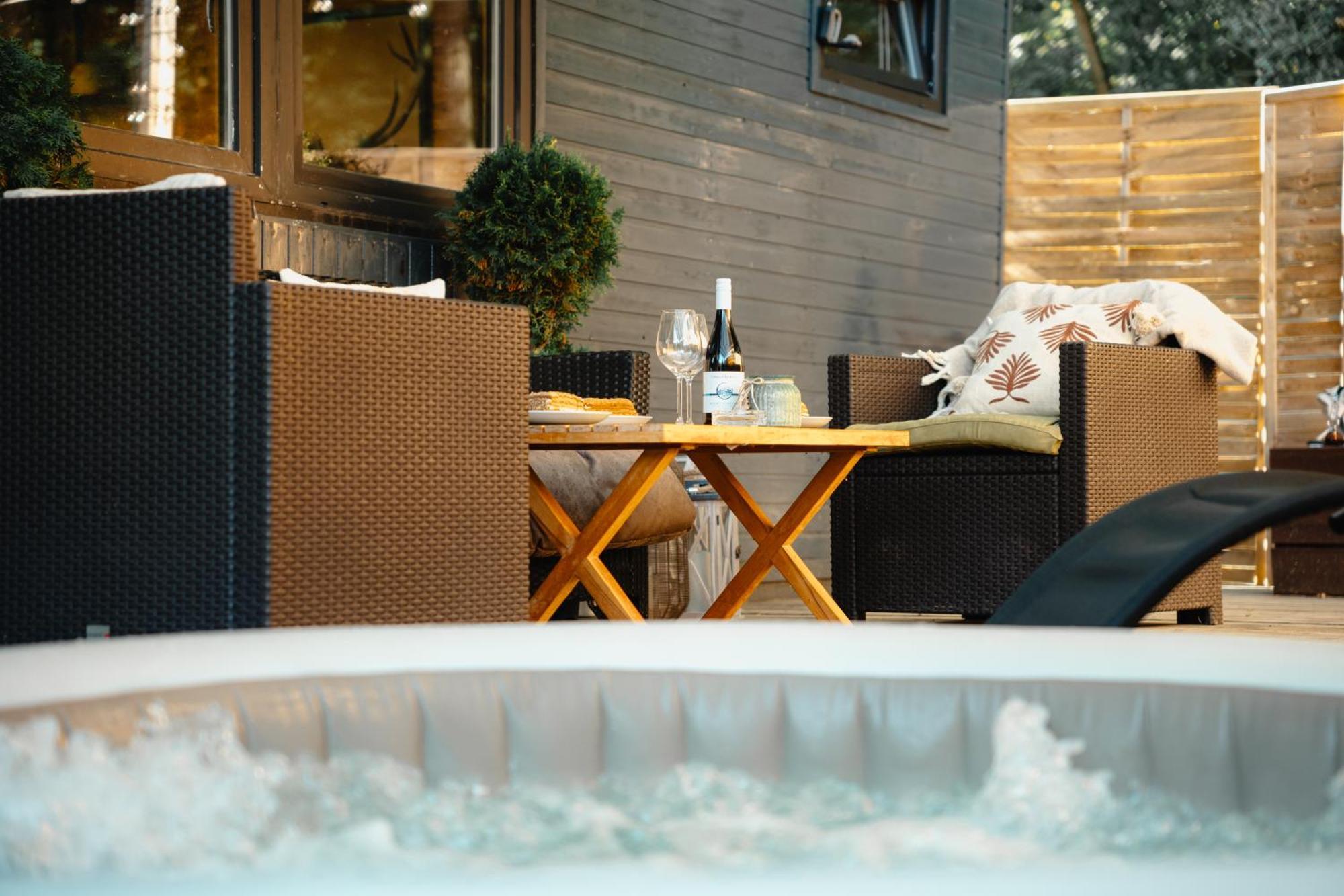 Secret Lake Prag Magic Place Relaxation& Wellness Rehenice Exterior foto